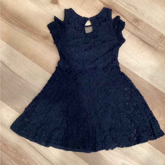 Lilt navy blue elastic stretch lace cold shoulder holiday dress | girls 10 - Picture 2 of 7